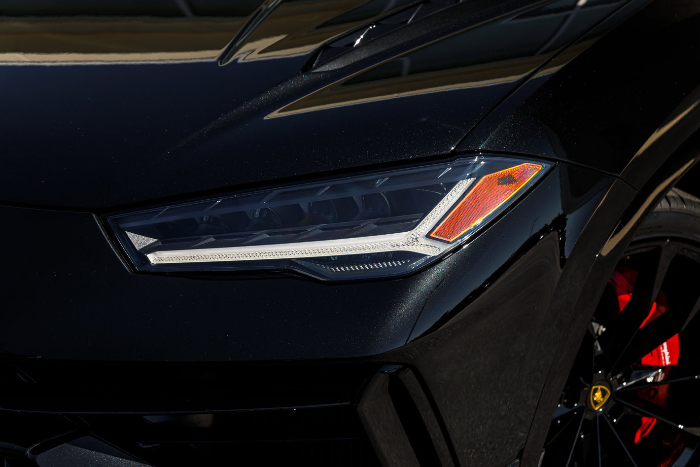 Used 2024 Lamborghini Urus S image 2