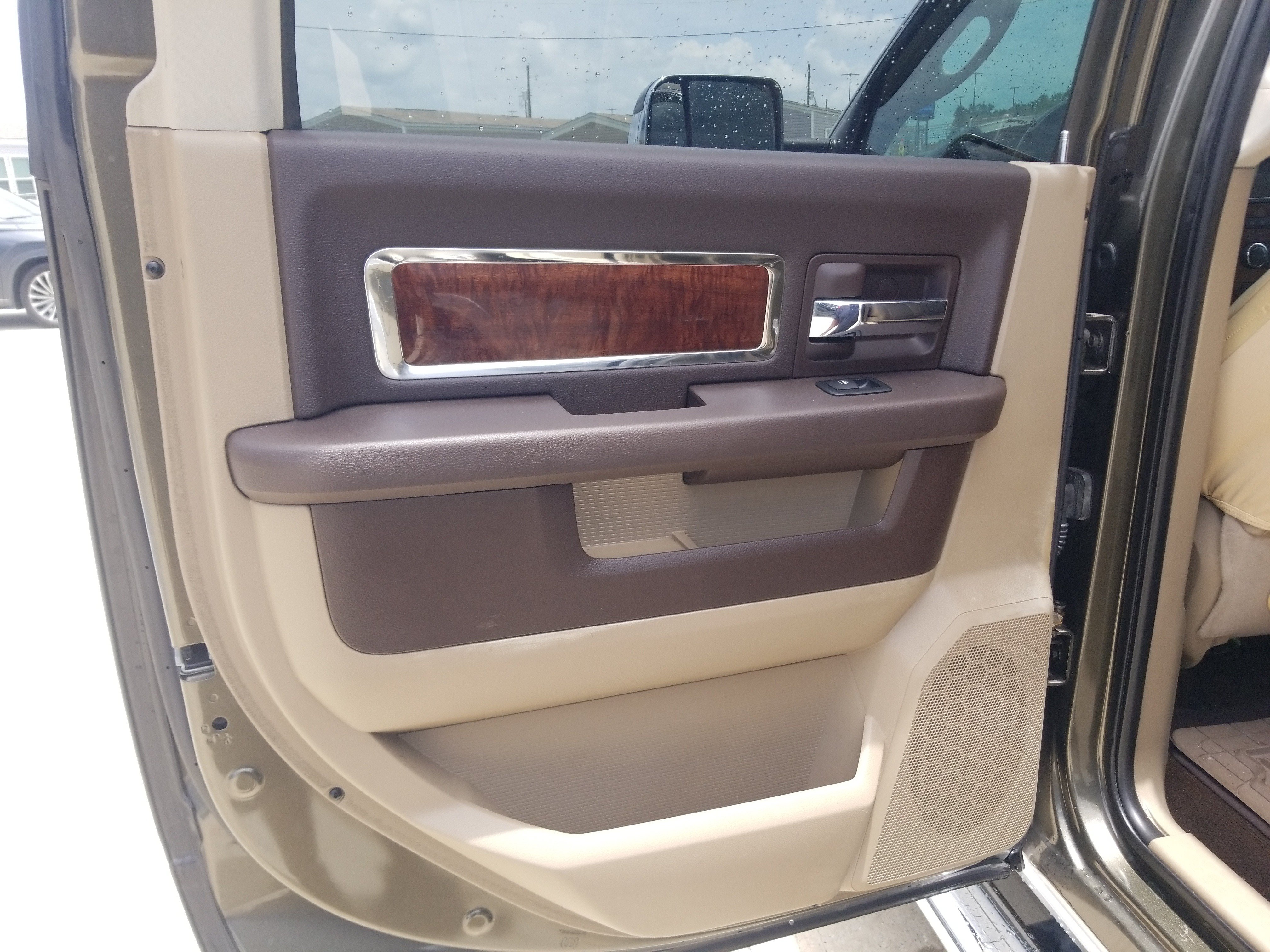 Used 2012 RAM 2500 Laramie w/ Protection Group AWD/4WD image 11