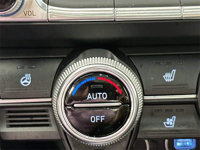 Used 2023 Genesis G70 2.0T w/ Sport Prestige Package image 18