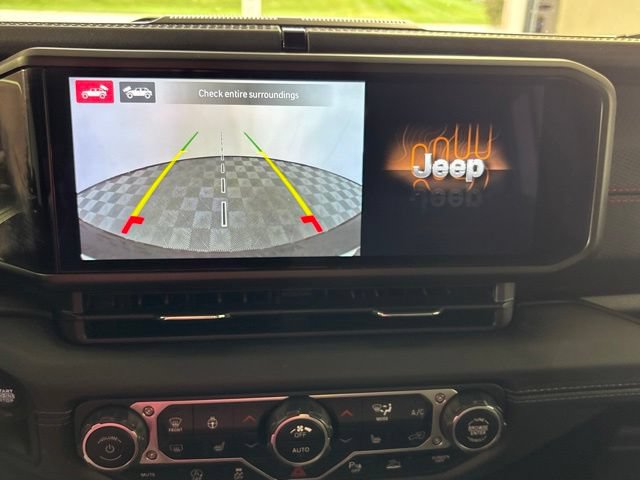 Used 2024 Jeep Wrangler Unlimited Rubicon w/ Technology Group AWD/4WD image 45