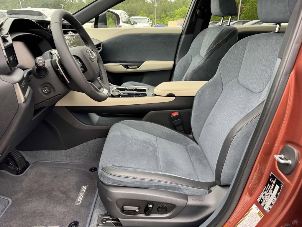 Used 2024 Lexus RZ 450e Premium image 18