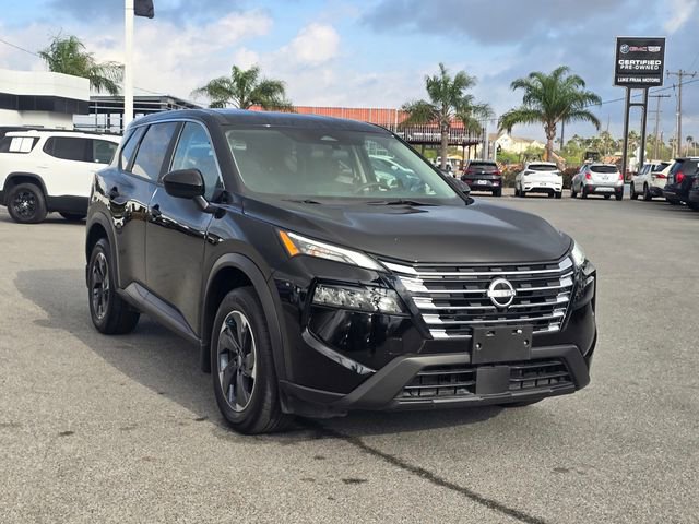 Used 2024 Nissan Rogue SV image 3