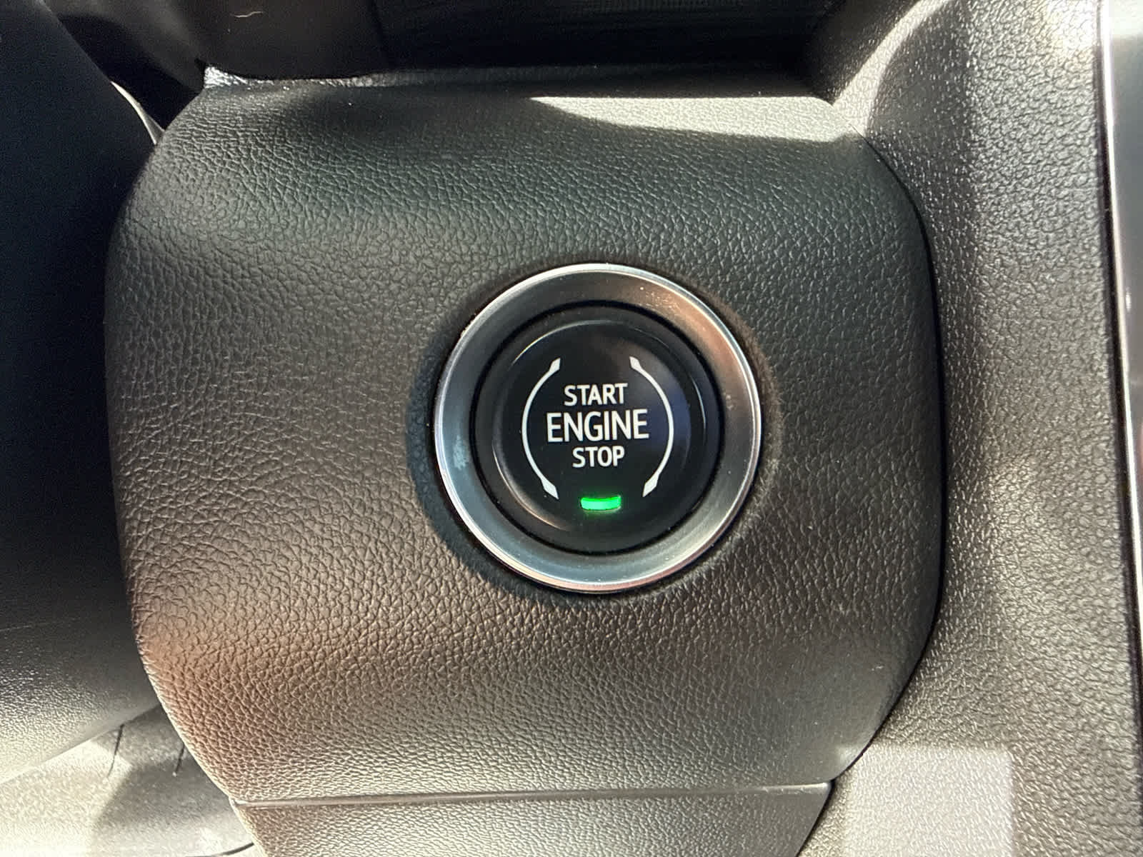 Certified 2025 GMC Acadia Elevation w/ Elevation Premium Package FWD image 20