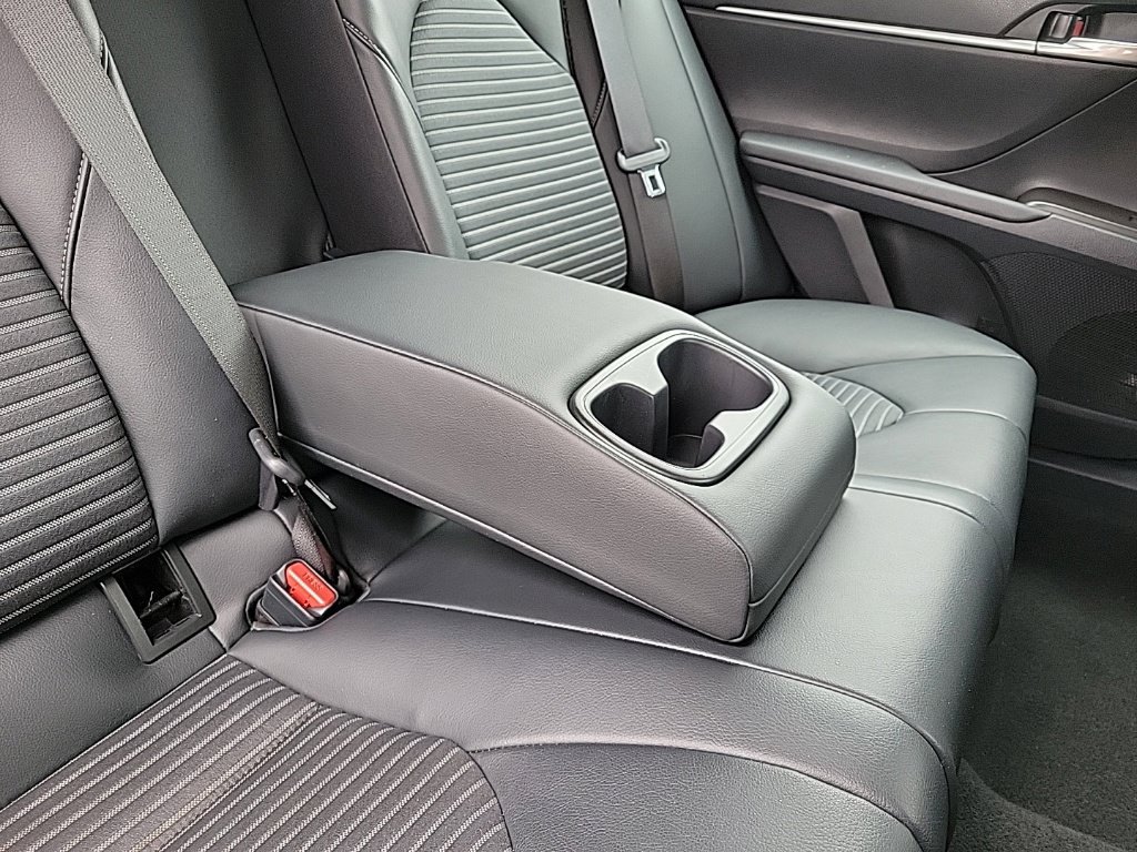 Used 2023 Toyota Camry SE FWD image 13