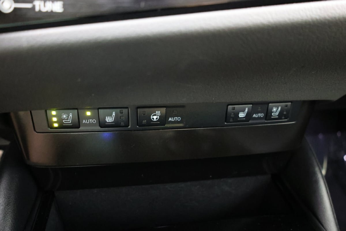 Used 2023 Lexus ES 350 F Sport w/ Accessory Package (Z2) FWD image 8
