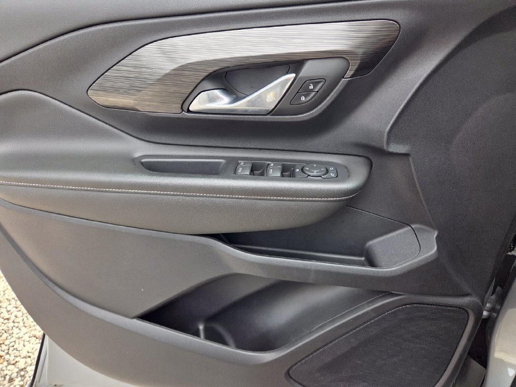 Used 2023 GMC Terrain SLE w/ Elevation Edition FWD image 21