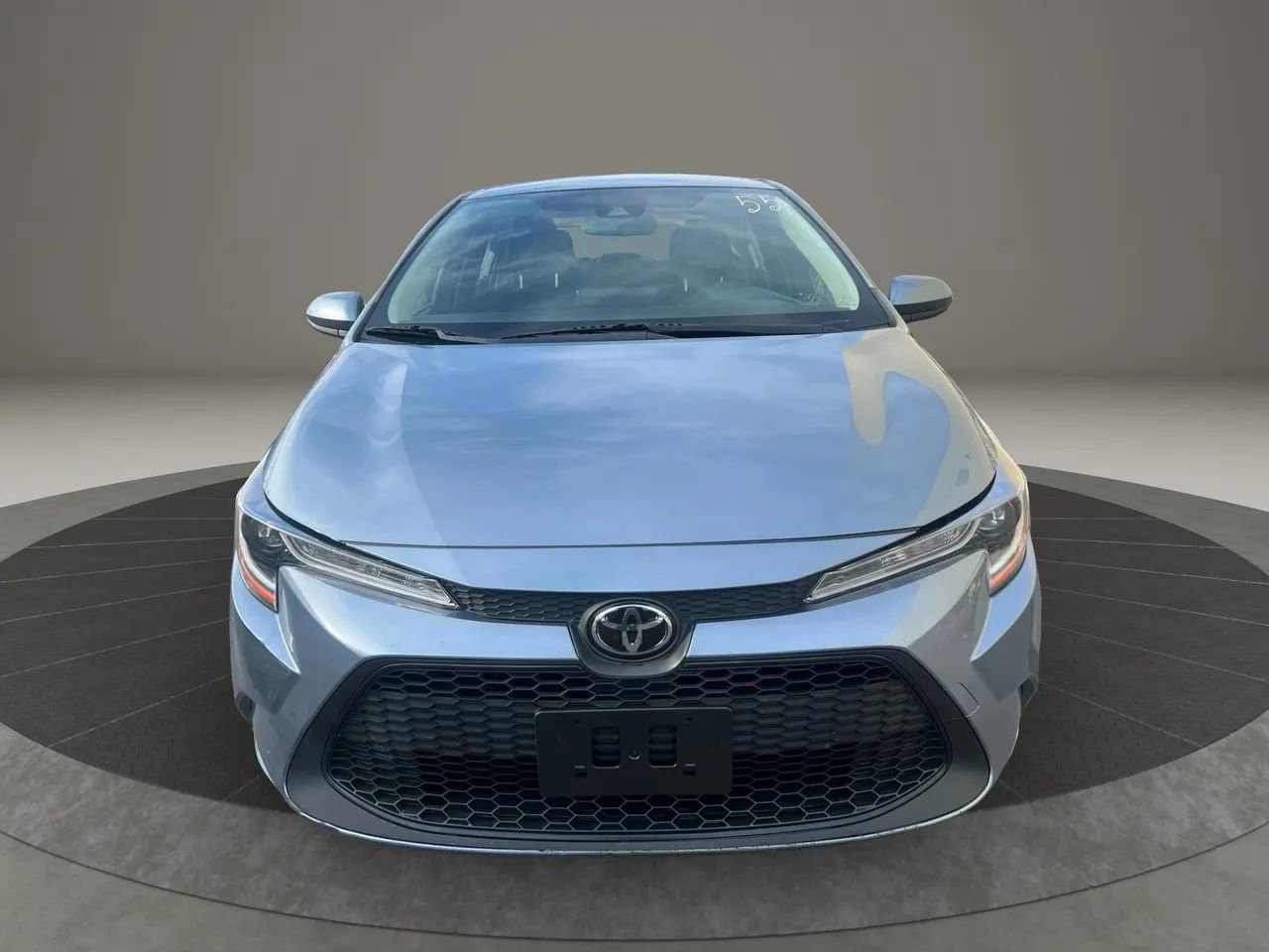 Used 2022 Toyota Corolla LE image 2