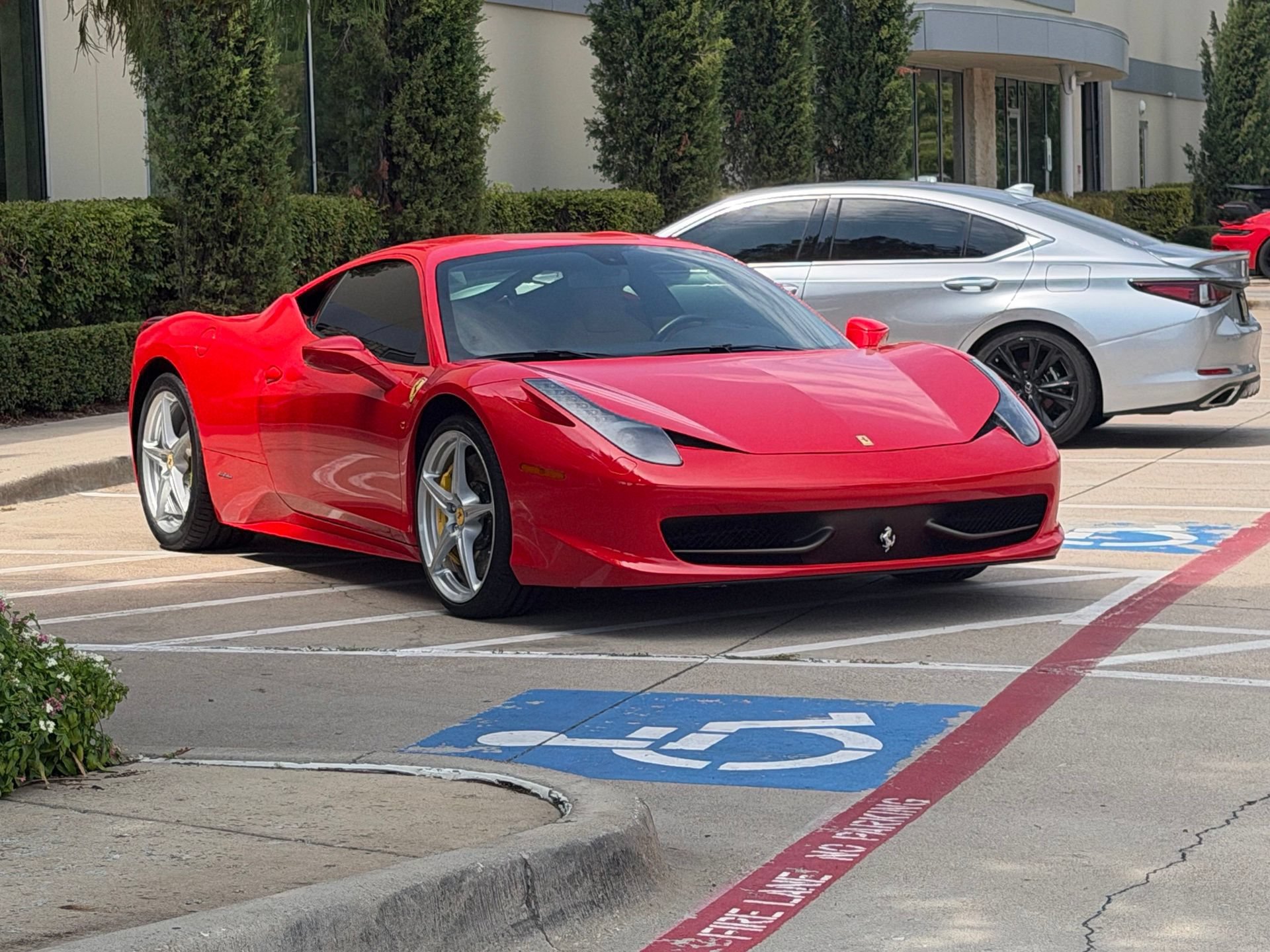 Used 2014 Ferrari 458 Italia Coupe RWD image 7