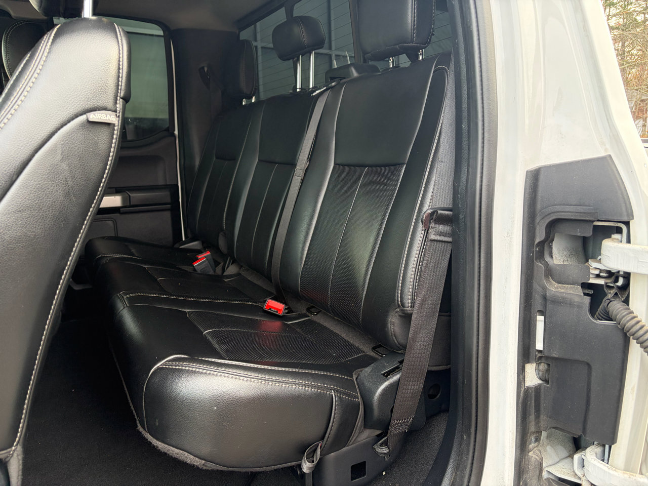 Used 2020 Ford F250 Lariat w/ Chrome Package image 38