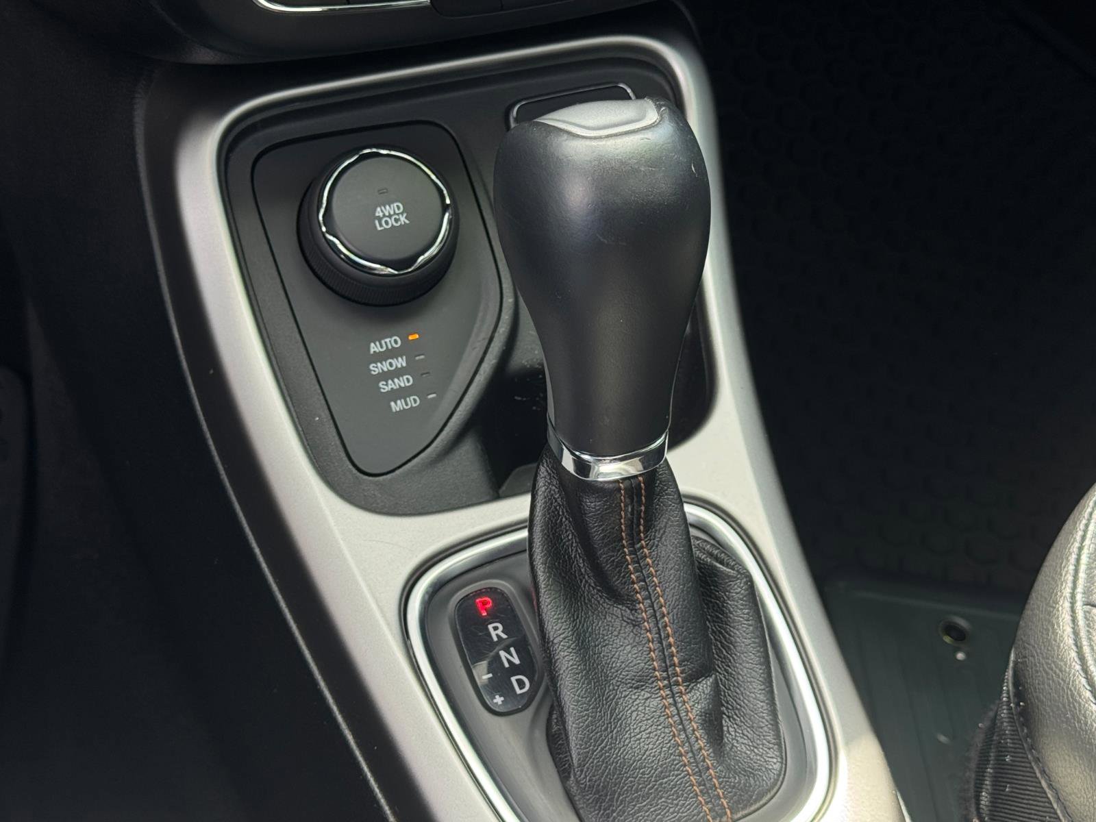 Used 2017 Jeep Compass Latitude w/ Popular Equipment Group AWD/4WD image 18