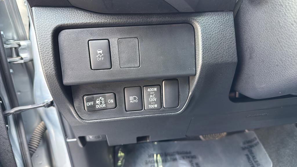 Used 2023 Toyota Tacoma TRD Sport w/ Technology Package AWD/4WD image 17