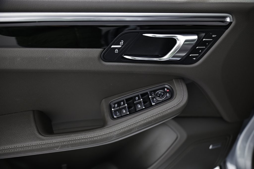 Used 2021 Porsche Macan image 18