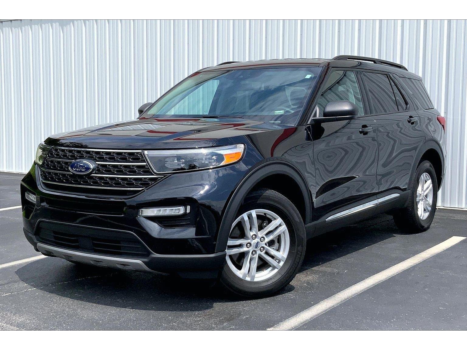 Used 2024 Ford Explorer XLT w/ Equipment Group 202A