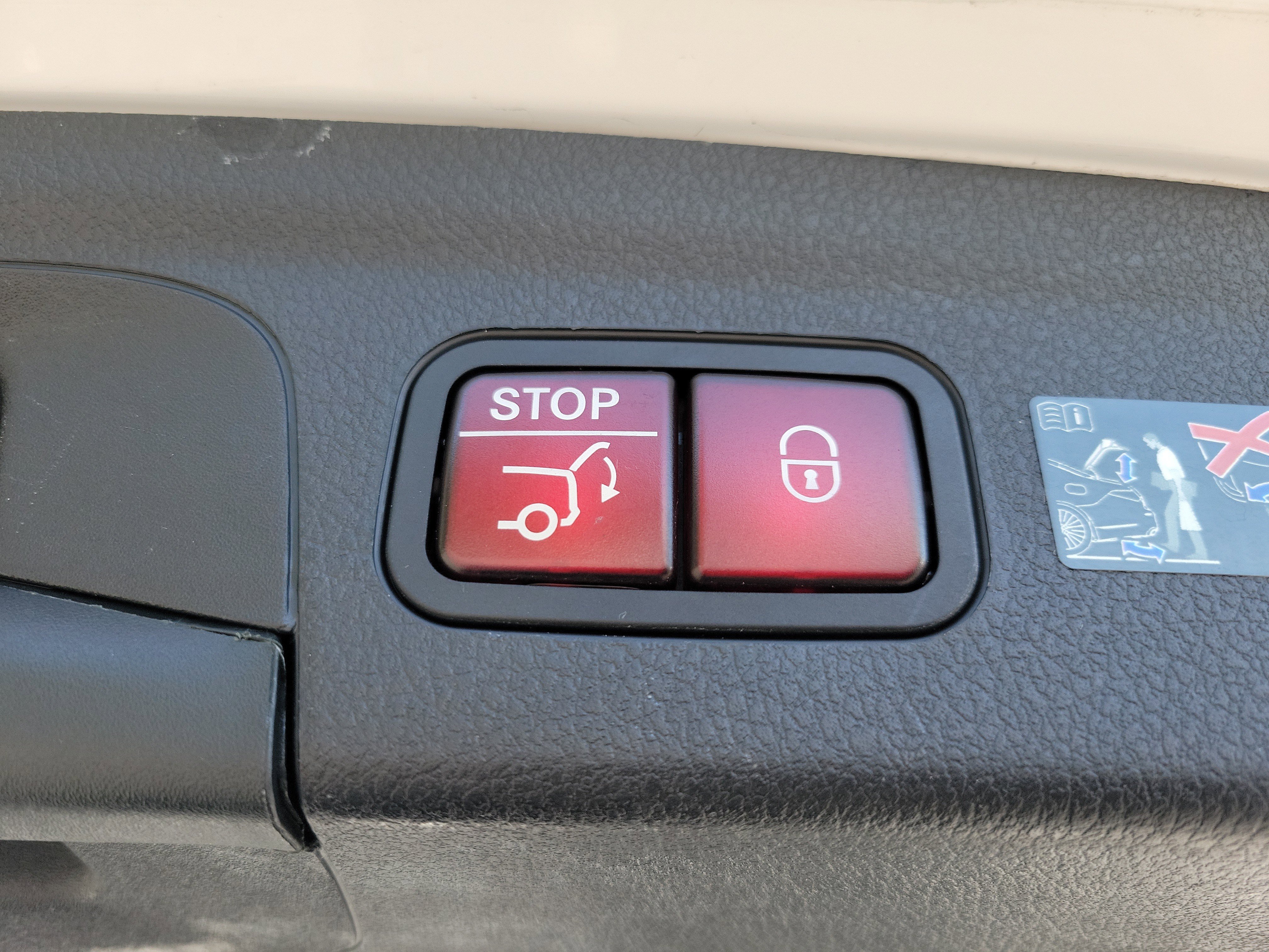 Used 2022 Mercedes-Benz GLE 350 w/ Premium Package image 26