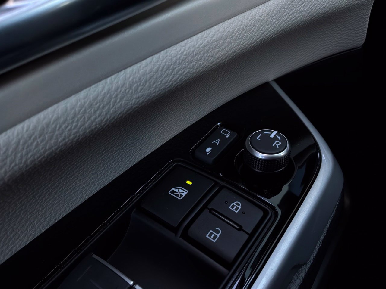New 2026 Toyota Sienna Limited FWD image 28