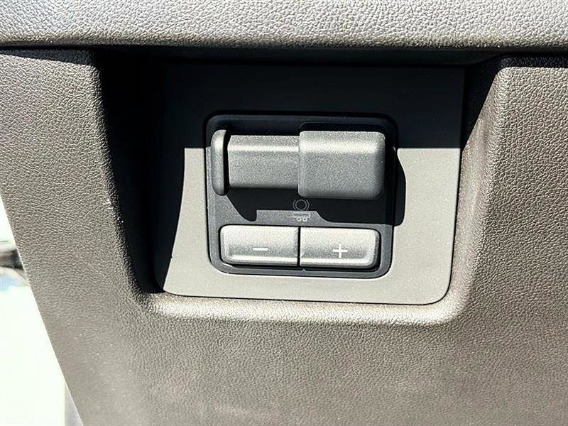 Used 2023 GMC Canyon Elevation w/ Convenience Package image 43