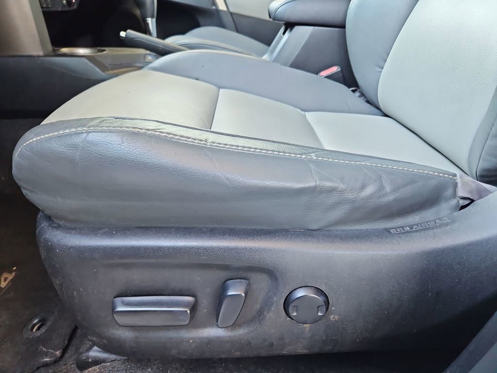 Used 2014 Toyota RAV4 Limited FWD image 23