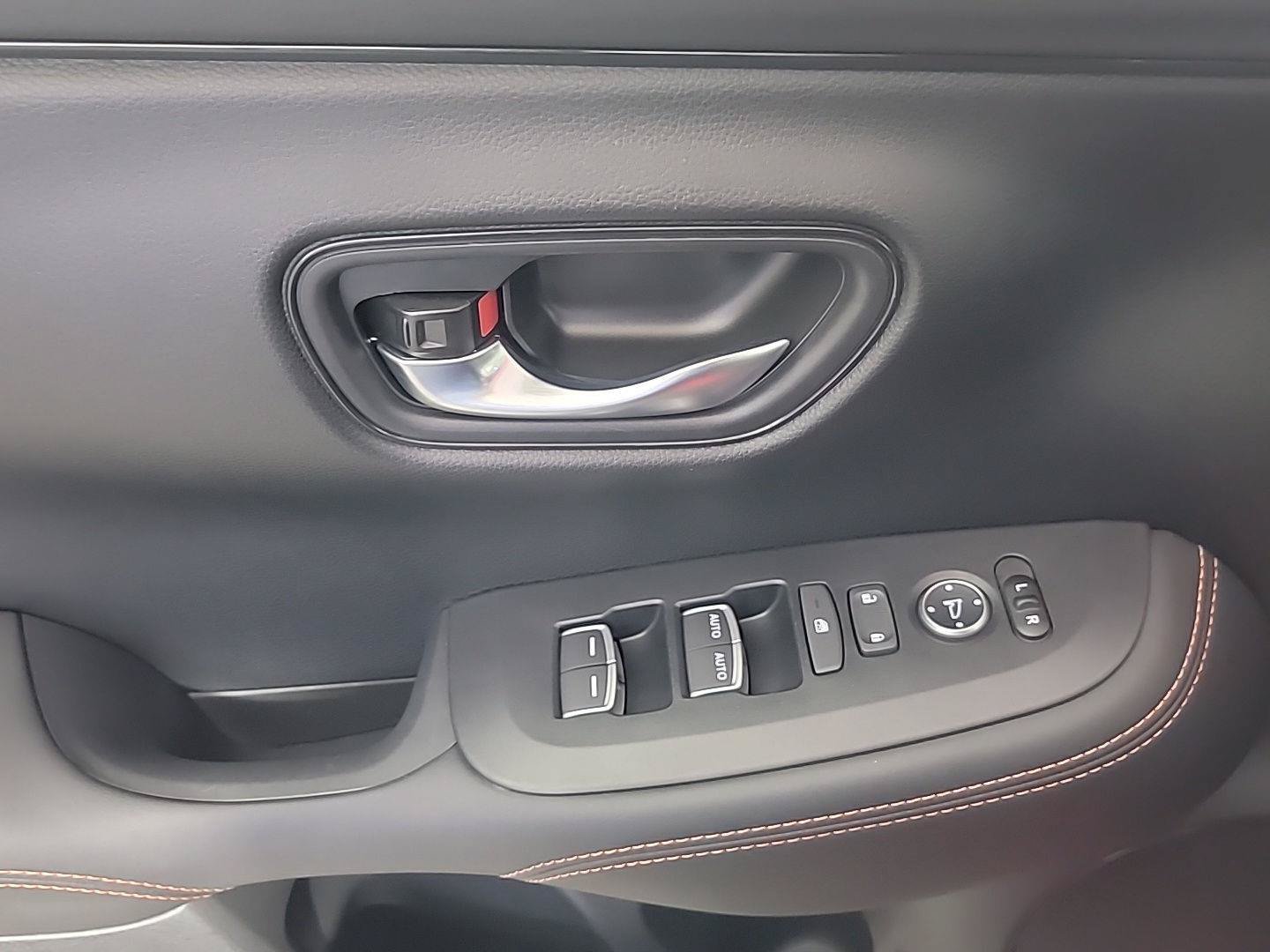 Certified 2026 Honda HR-V Sport image 33