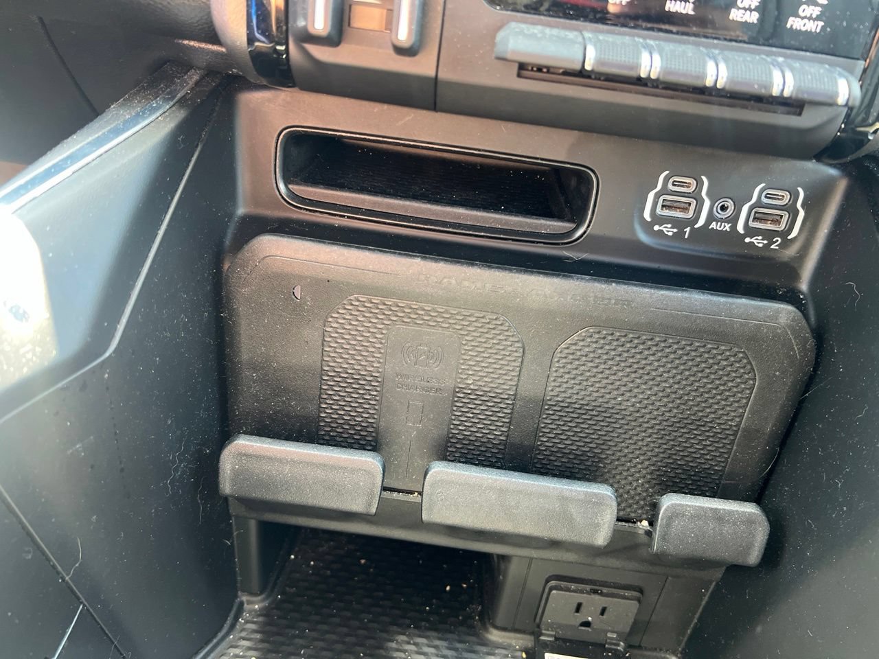 Used 2023 RAM 1500 Laramie AWD/4WD image 29