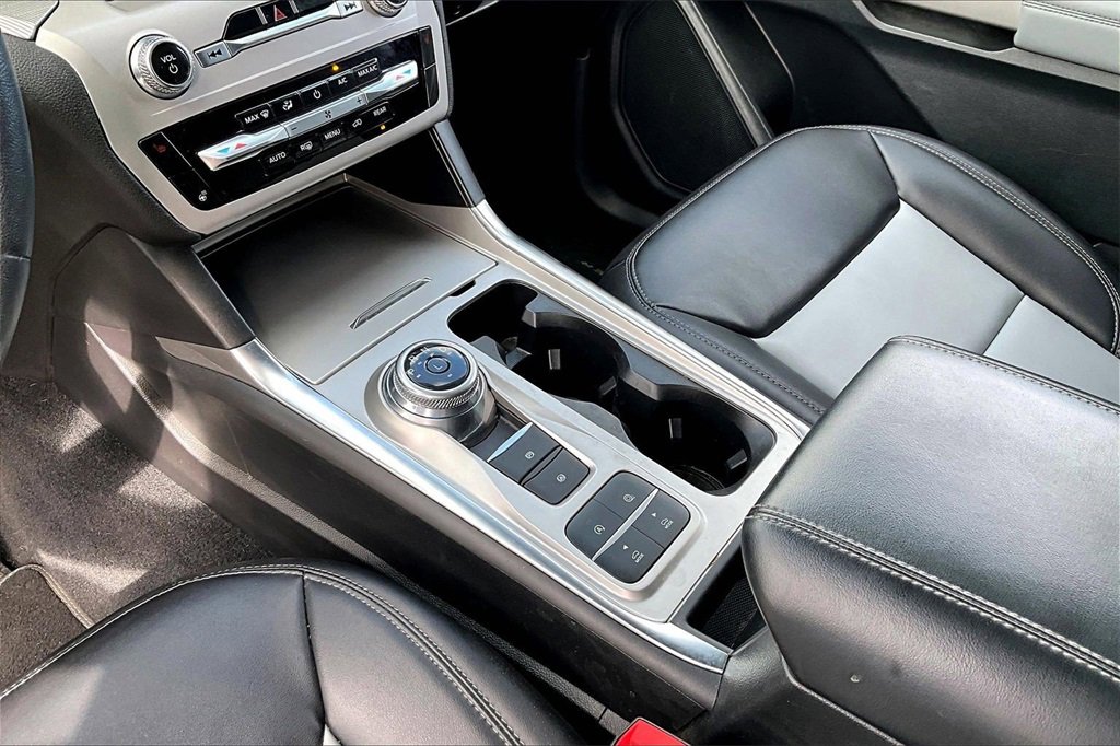 Used 2023 Ford Explorer XLT w/ Equipment Group 202A image 10