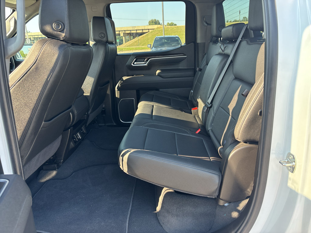 Used 2026 GMC Sierra 1500 SLT AWD/4WD image 15