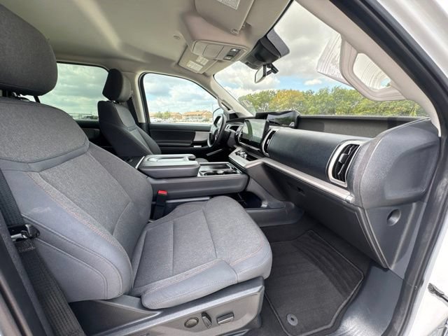 Used 2025 Ford Expedition Max Active AWD/4WD image 18