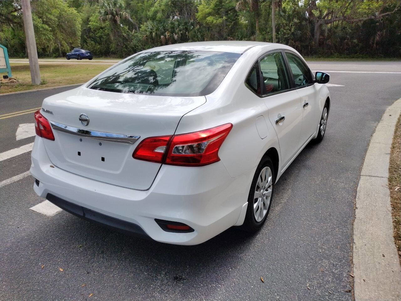 Used 2017 Nissan Sentra S FWD image 7