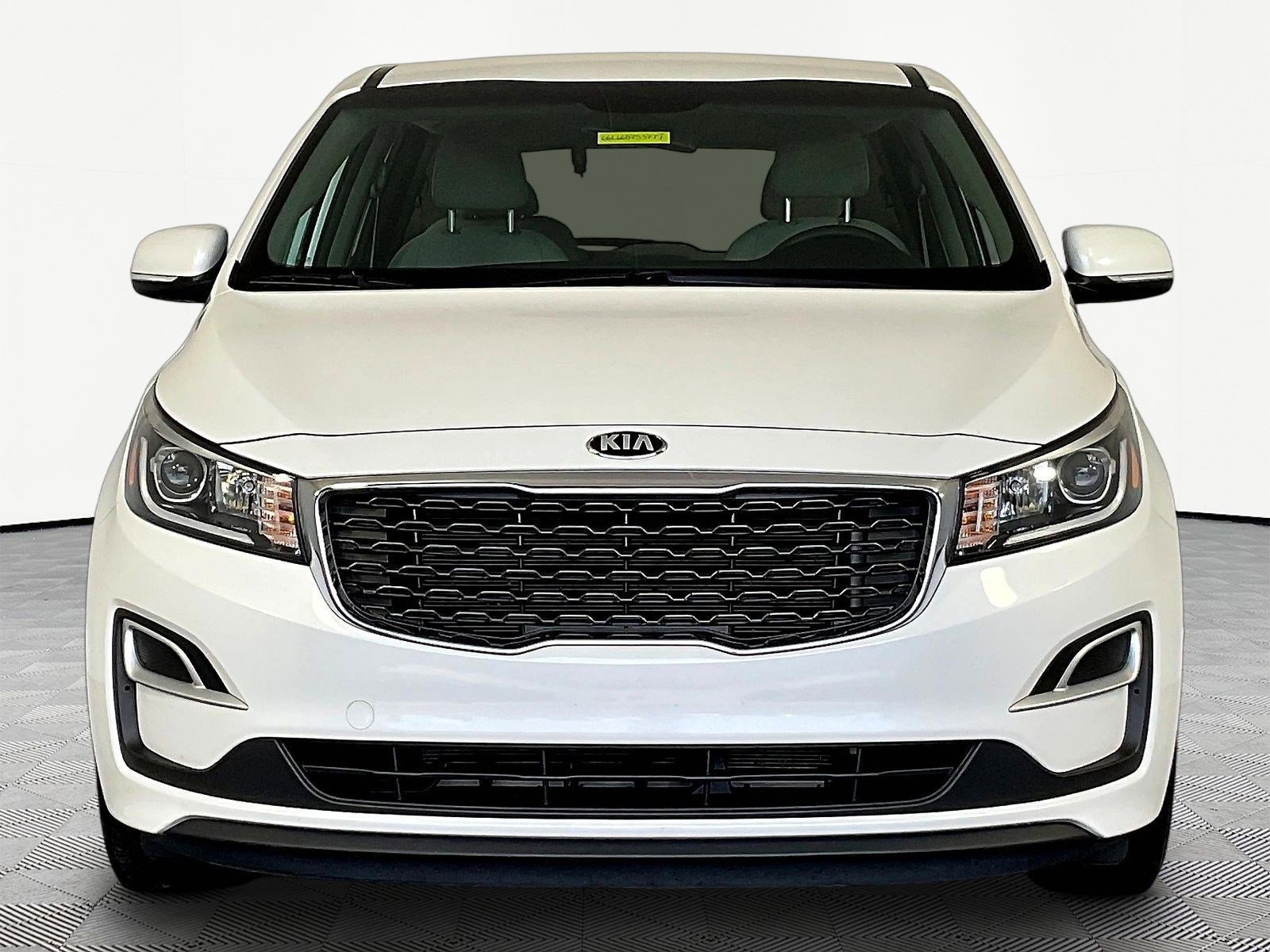Used 2020 Kia Sedona L FWD image 2