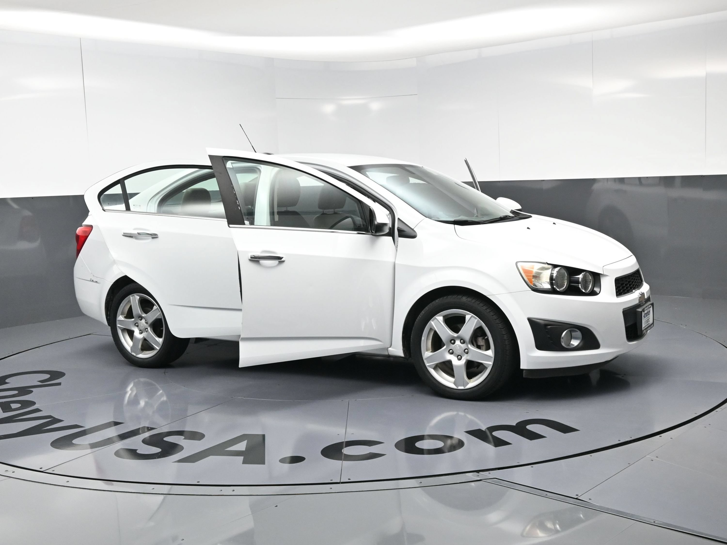 Used 2015 Chevrolet Sonic LTZ FWD image 25