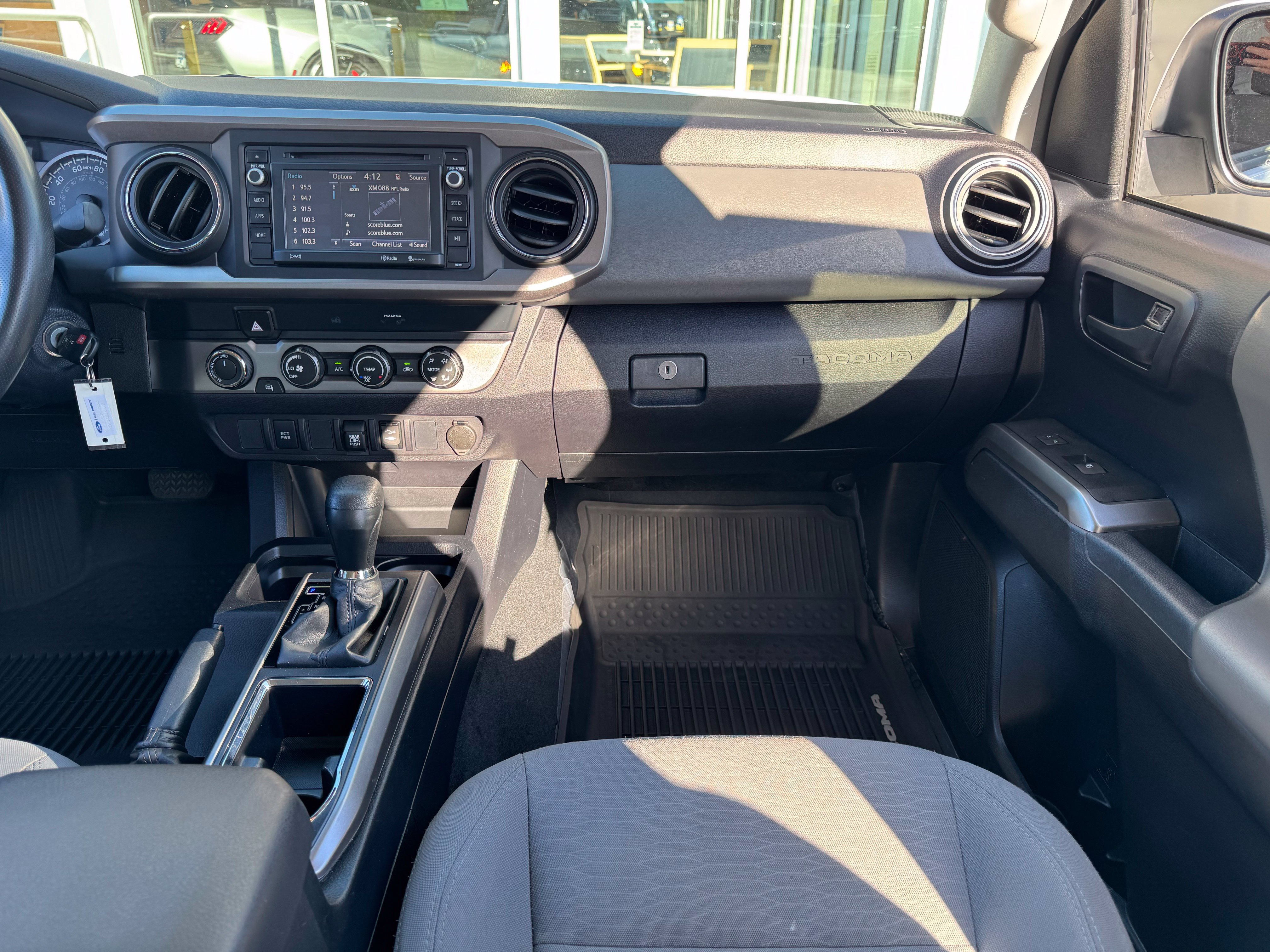 Used 2019 Toyota Tacoma SR5 AWD/4WD image 21