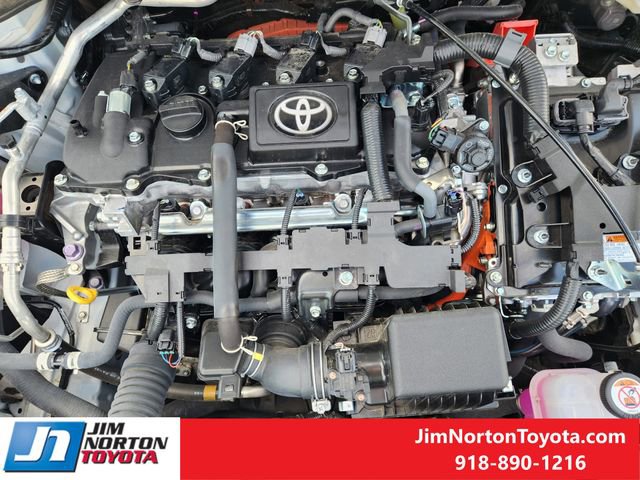 Used 2025 Toyota Corolla SE w/ SE Premium Package FWD image 32