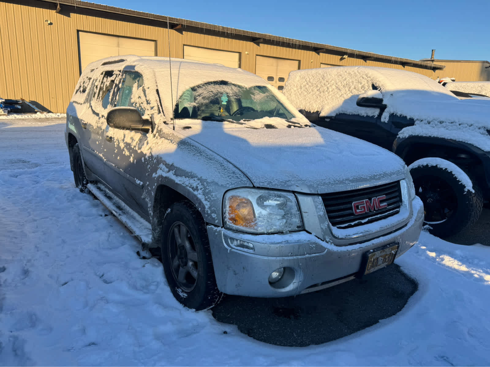 Used 2005 GMC Envoy XUV SLE image 1