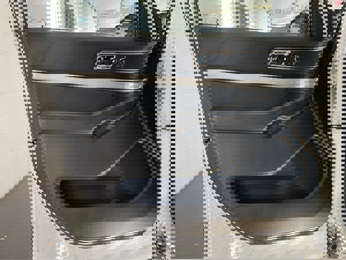 Used 2017 Ford Explorer XLT AWD/4WD image 23