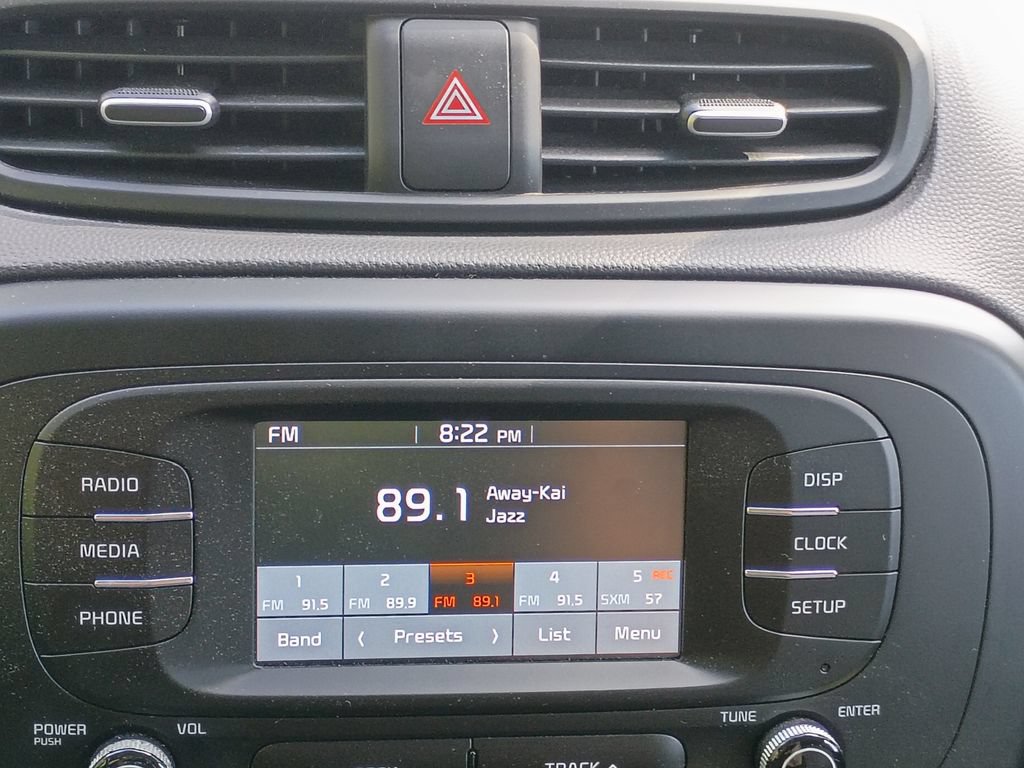 Used 2017 Kia Soul + FWD image 17