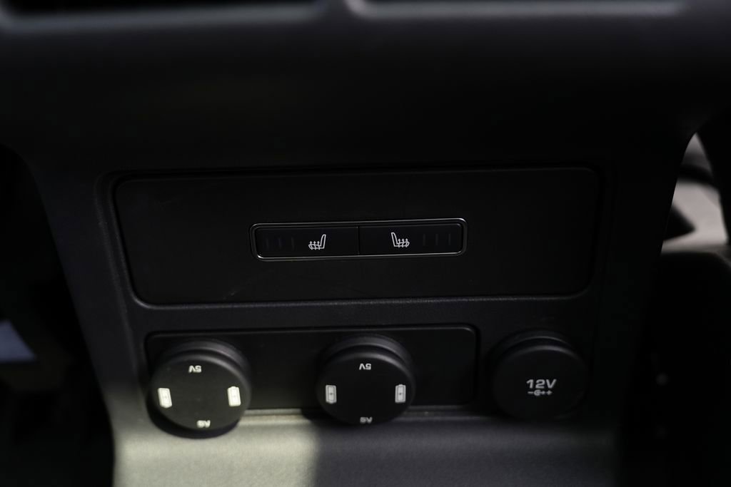 Used 2019 Jaguar F-PACE Premium image 41