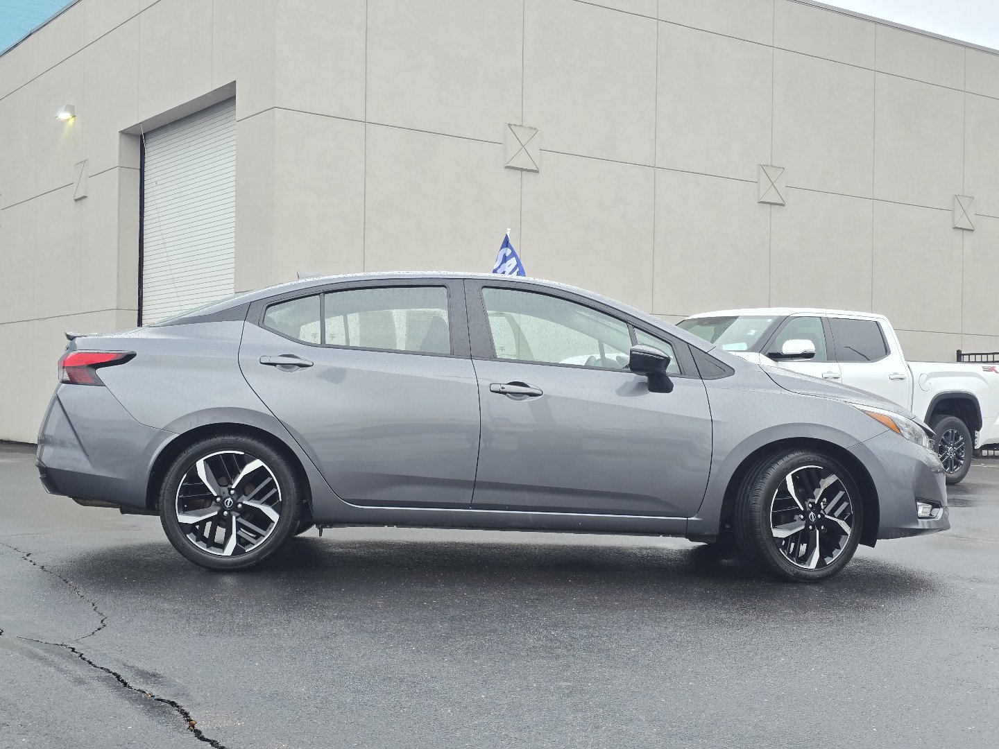 Used 2024 Nissan Versa SR image 22