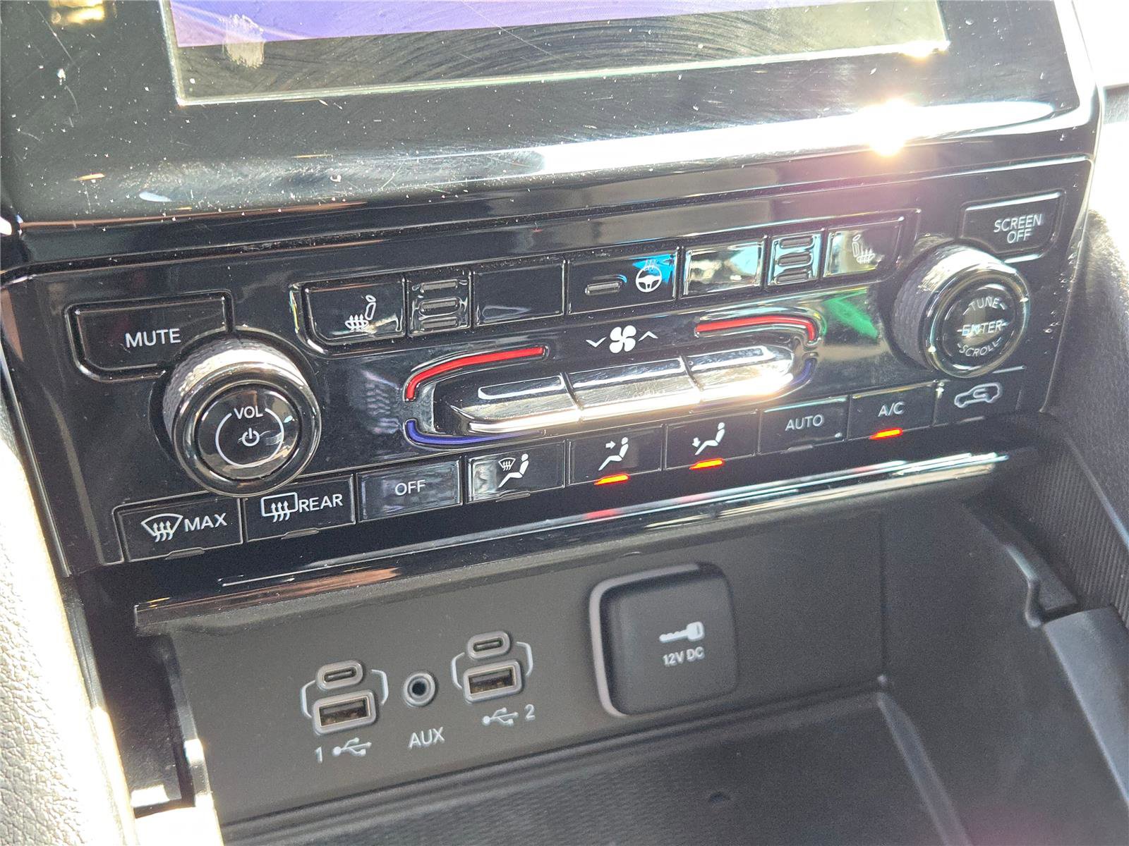 Used 2024 Jeep Grand Cherokee Altitude image 30