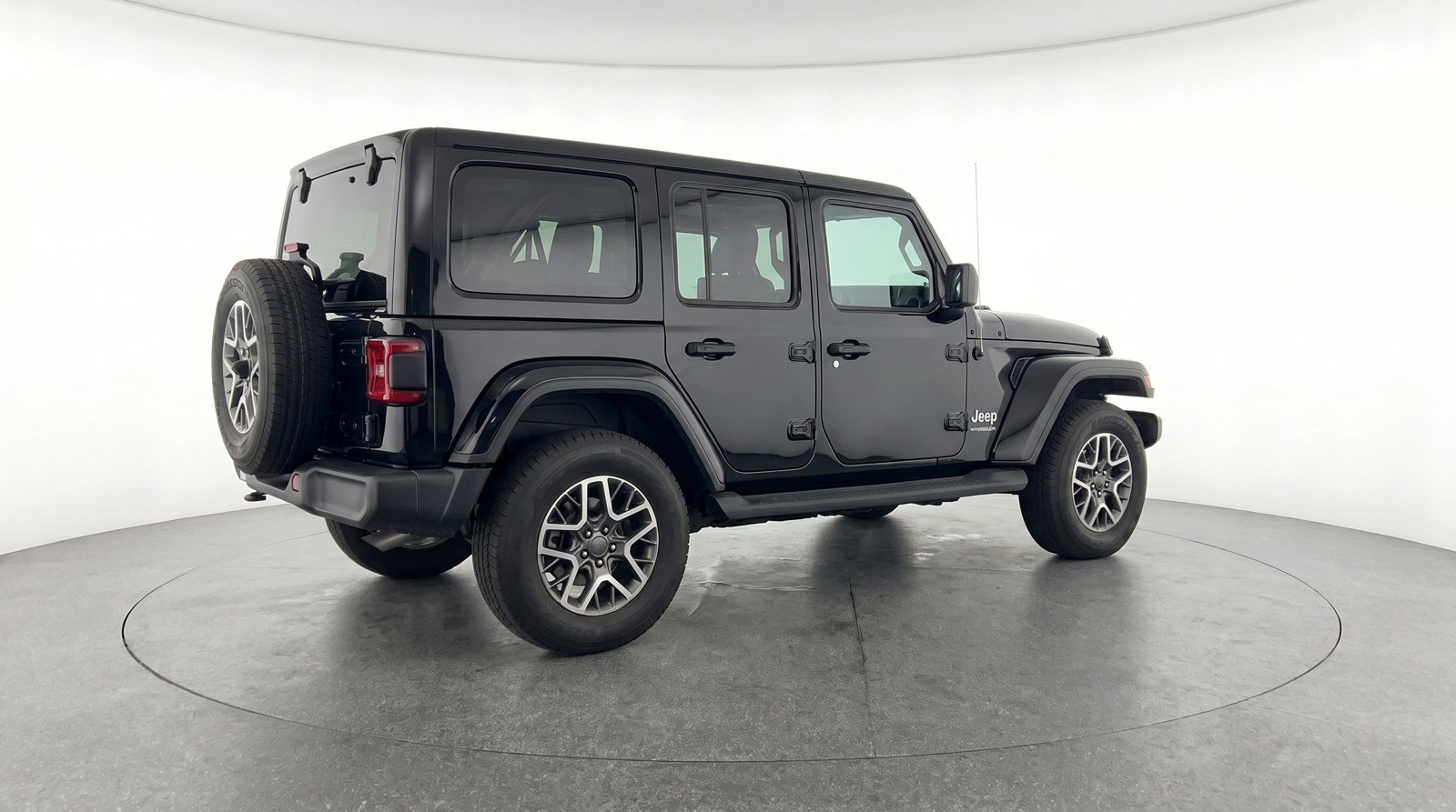 Used 2025 Jeep Wrangler Sahara image 9