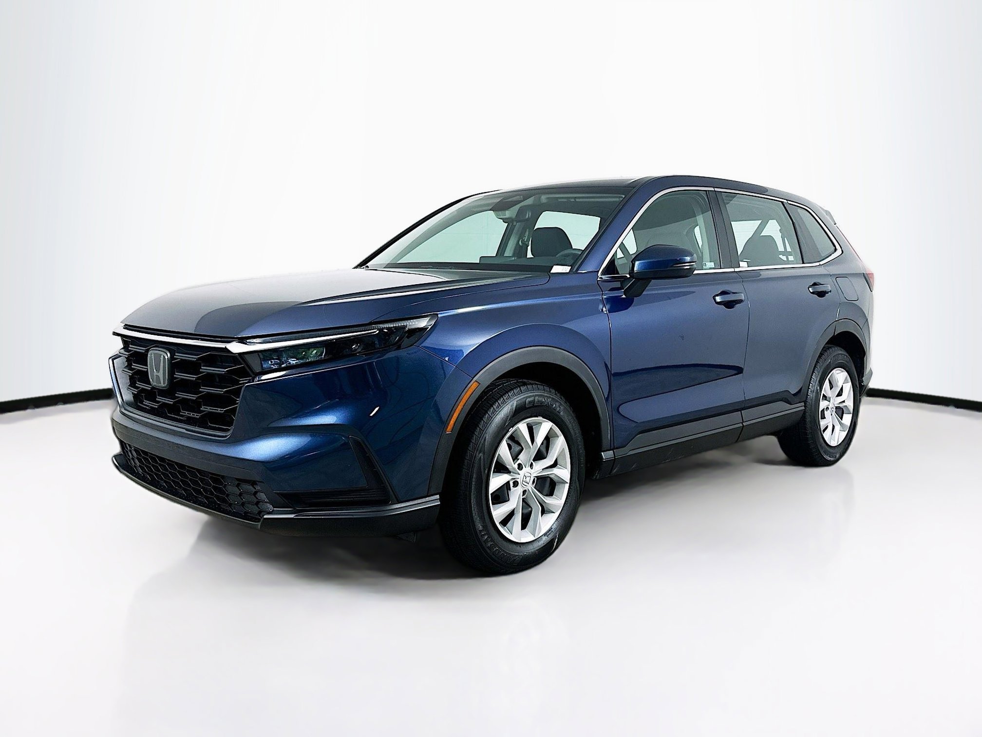 Used 2023 Honda CR-V LX image 3