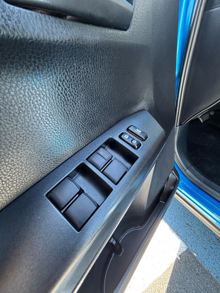 Used 2018 Toyota RAV4 LE w/ All Weather Liner Package AWD/4WD image 9