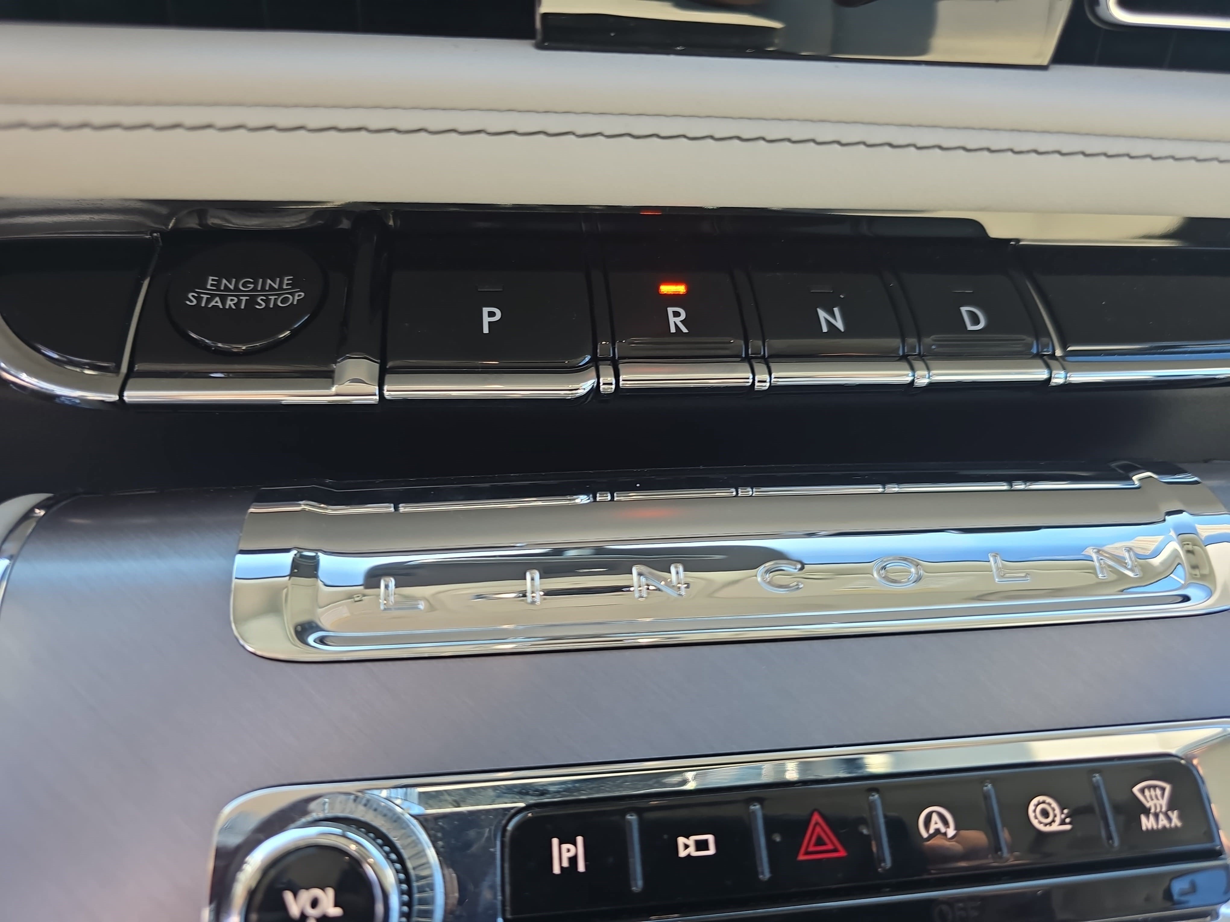 Used 2025 Lincoln Aviator 2WD image 24
