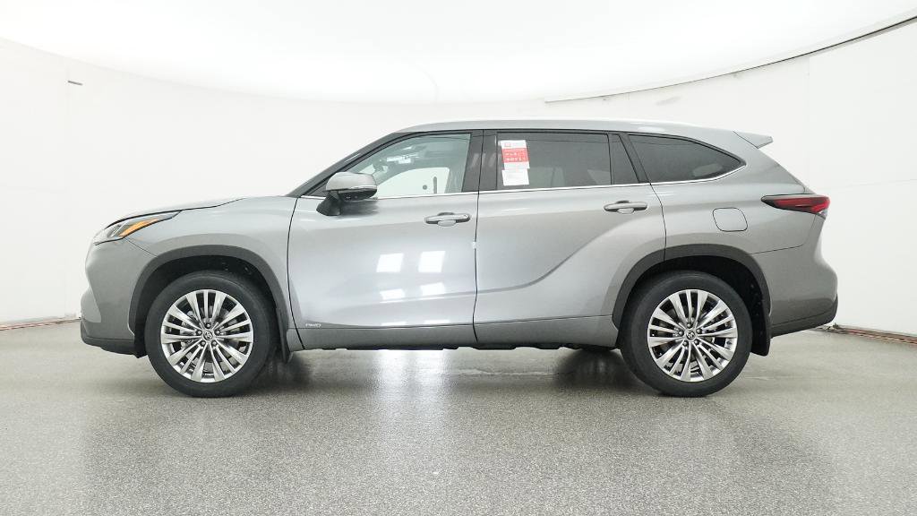 New 2026 Toyota Highlander Platinum image 32