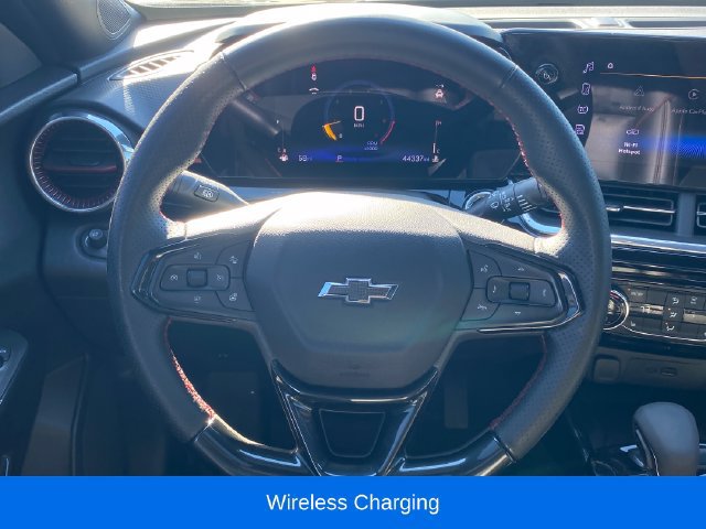 Certified 2025 Chevrolet Trax RS w/ Sunroof Package FWD image 8