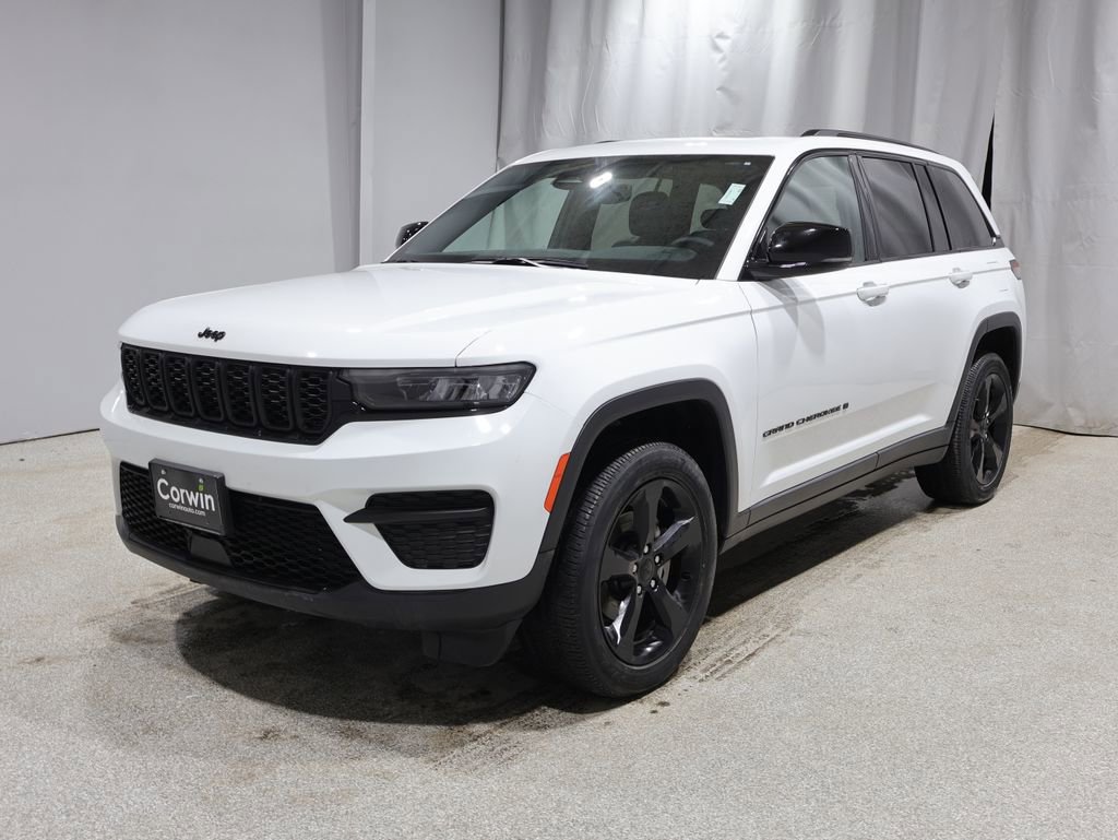 Used 2023 Jeep Grand Cherokee Altitude image 6