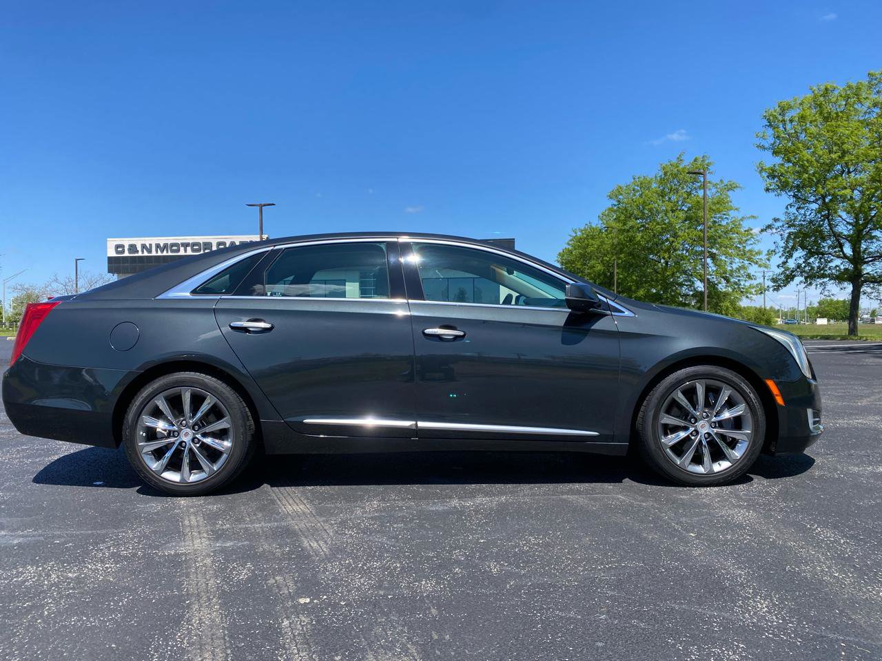 Used 2013 Cadillac XTS Luxury FWD image 4