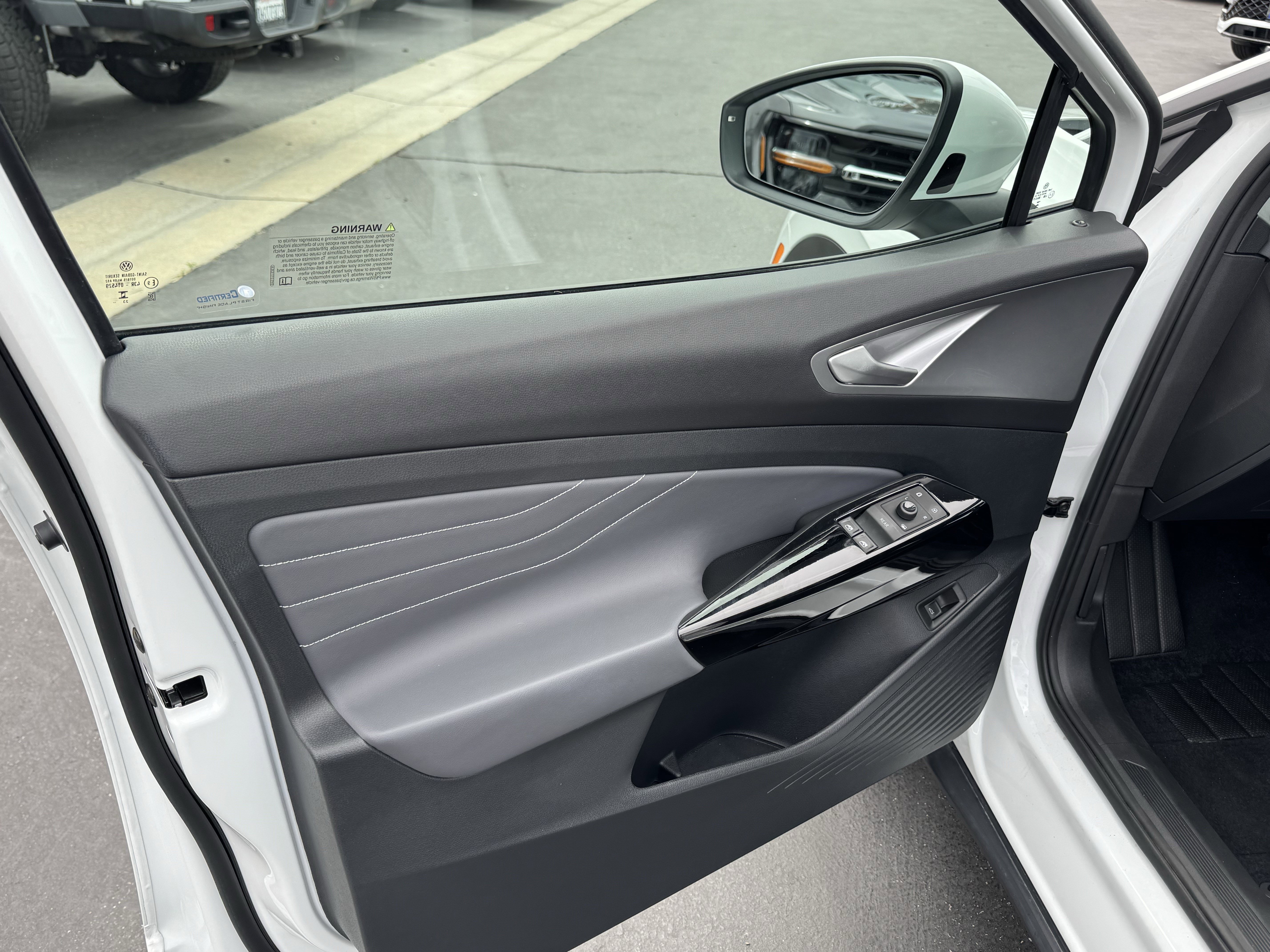 Used 2024 Volkswagen ID.4 S image 13