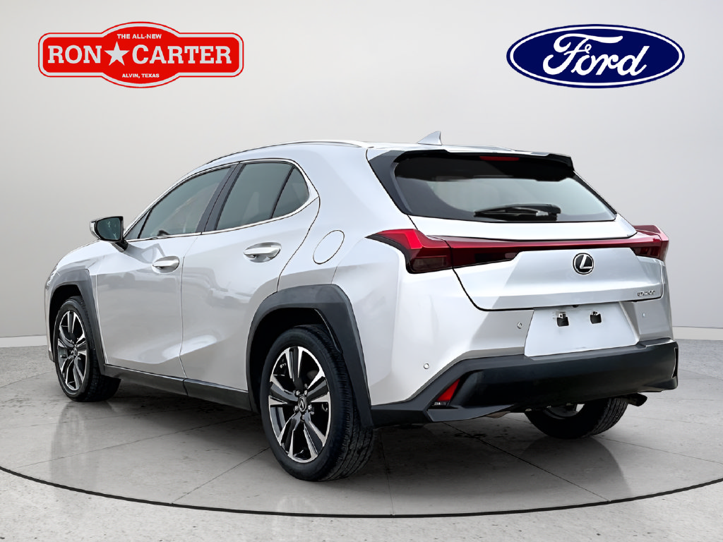 Used 2019 Lexus UX 200 w/ Premium Package FWD image 4