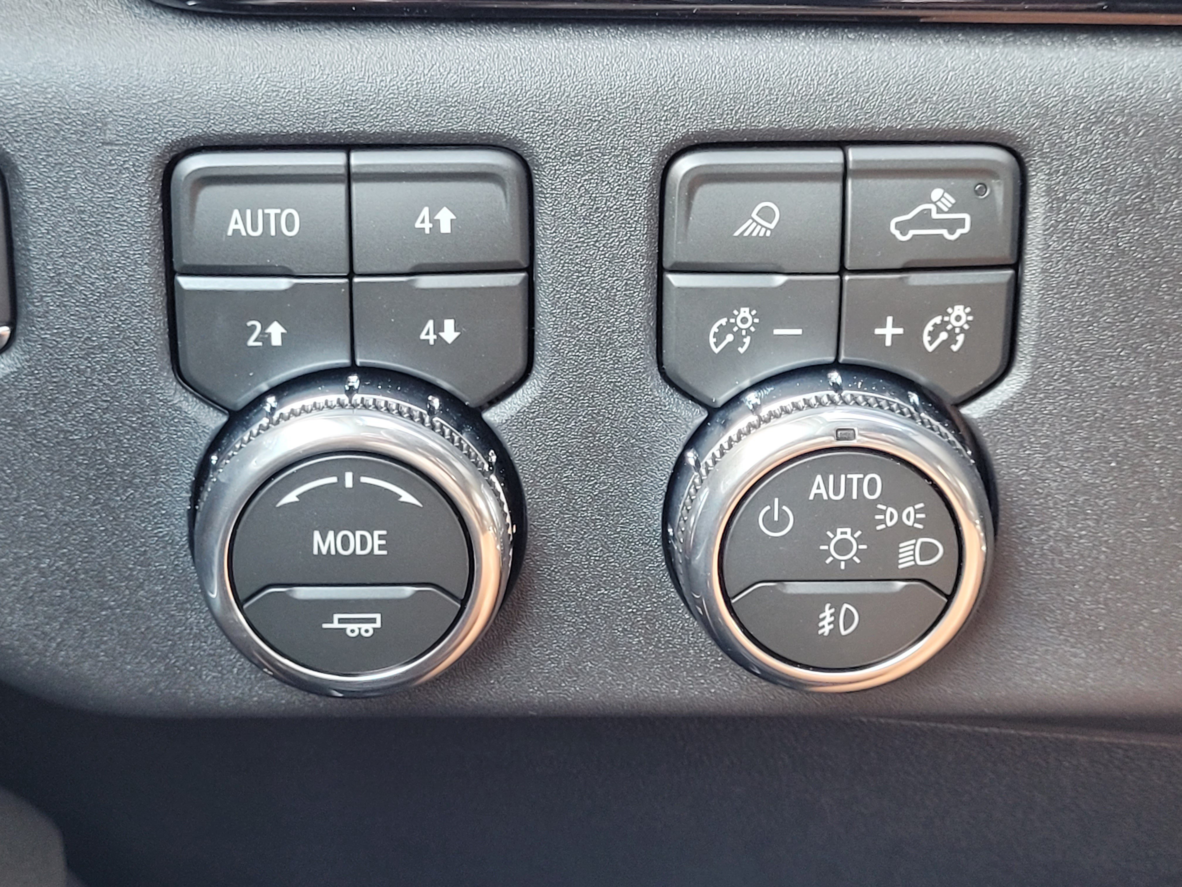New 2026 GMC Sierra 1500 Elevation w/ Elevation Premium Package AWD/4WD image 18