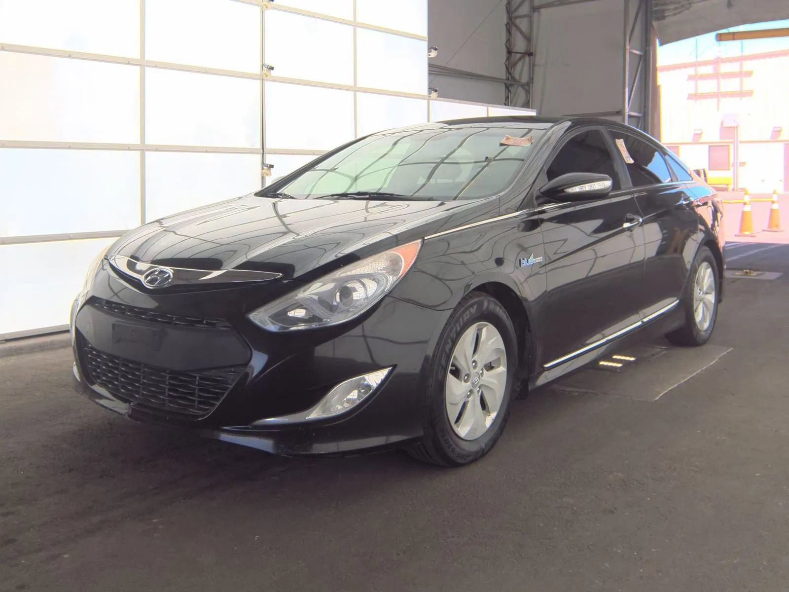 Used 2015 Hyundai Sonata Hybrid FWD image 1