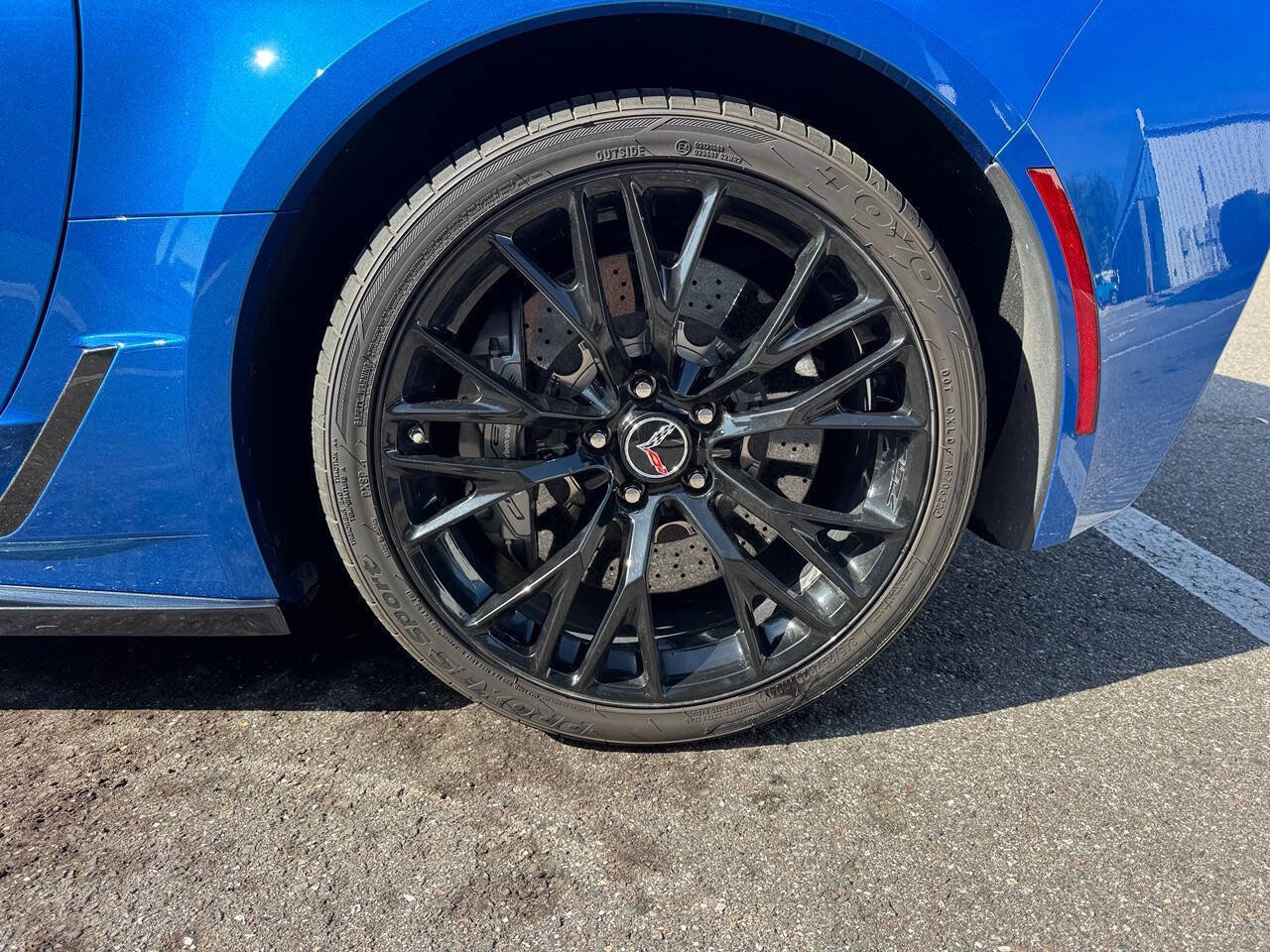 Used 2015 Chevrolet Corvette Z06 w/ 3LZ Preferred Equipment Group image 13